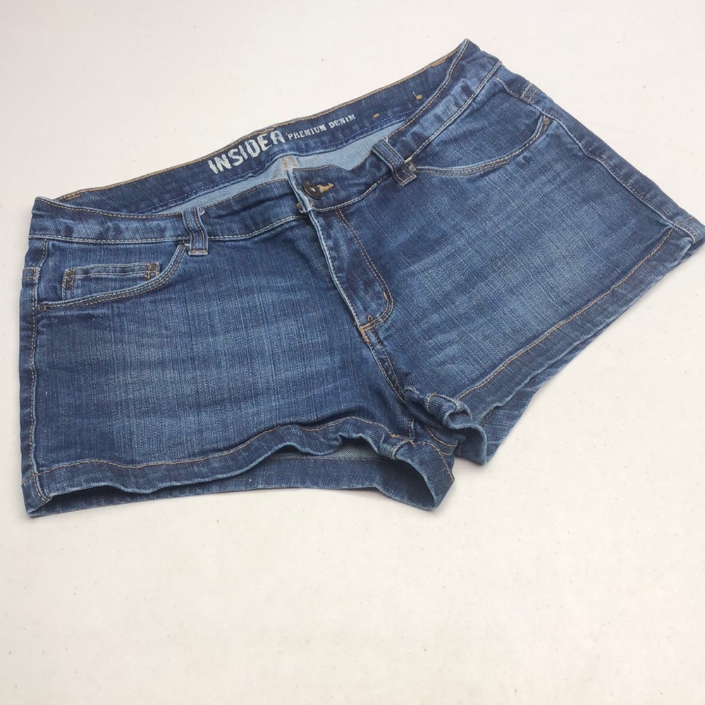 PREMIUM INSIDER MID-RISE FACTORY JEAN SHORTS JEANS 10/30 ⭐️